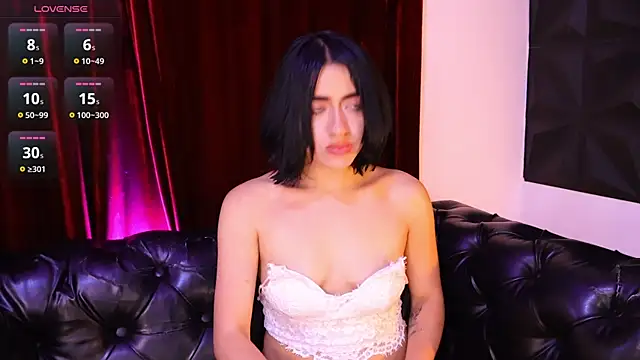 KasiaNoir  online show from 04-11-26, 12:37