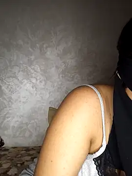 Snapshot of Narimane_maroc chatting on 10-13-25, 02:44 Narimane maroc online show from 10-13-25, 02:44