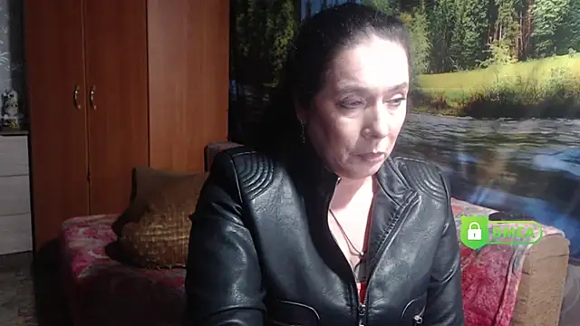 Snapshot of RositaSky chatting on 02-27-25, 12:10 RositaSky online show from 02-27-25, 12:10