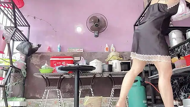 LinhChi 9x online show from 04-23-26, 03:08