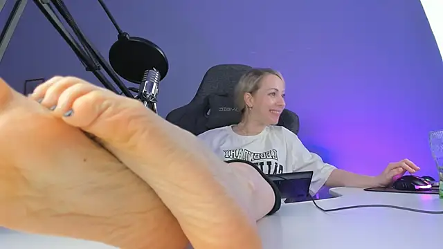 LylithSkye online show from 02-16-25, 01:49