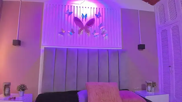 Snapshot of diosa_cristal chatting on 11-28-25, 03:20 diosa cristal online show from 11-28-25, 03:20