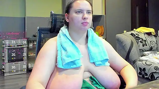 Snapshot of 1lindsey1 chatting on 10-10-25, 01:04 1lindsey1 online show from 10-10-25, 01:04