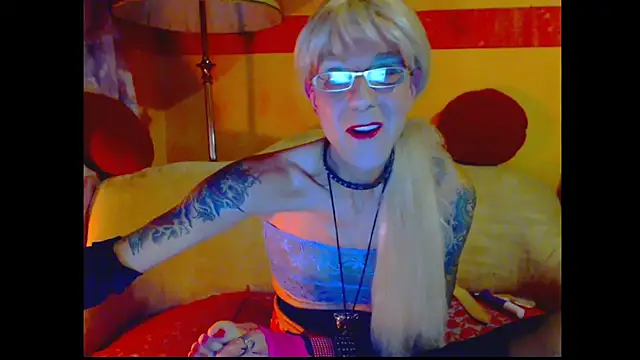 Snapshot of cuxladyboy chatting on 12-09-24, 07:50 cuxladyboy online show from 12-09-24, 07:50