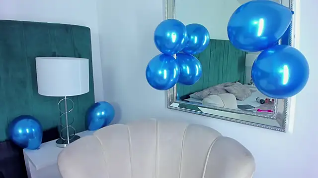 Tom Silver   online show from 12-19-24, 07:40