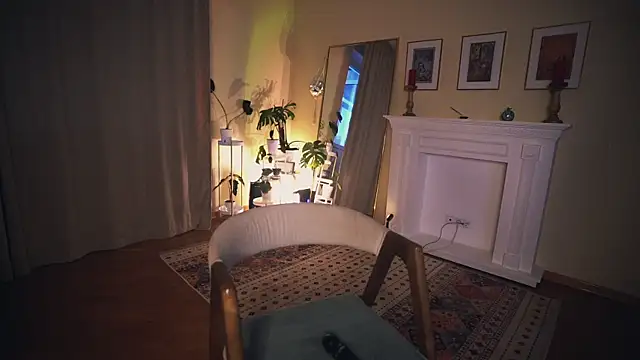 Leona Mell online show from 01-05-25, 02:38