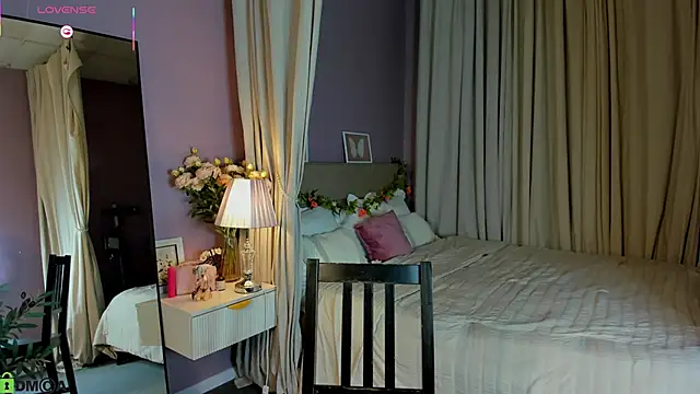 Dearly Emily online show from 04-10-26, 05:28