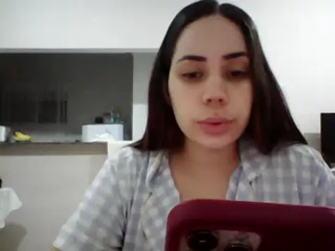 Julinha18 online show from 12-17-24, 02:01