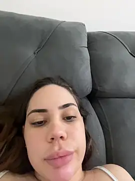 Julinha18 online show from 03-07-25, 06:24