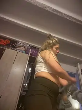 Snapshot of Khalyk_G chatting on 05-10-26, 03:55 Khalyk G online show from 05-10-26, 03:55