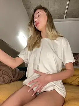 Snapshot of _urbestie_ chatting on 01-26-25, 09:07  urbestie  online show from 01-26-25, 09:07