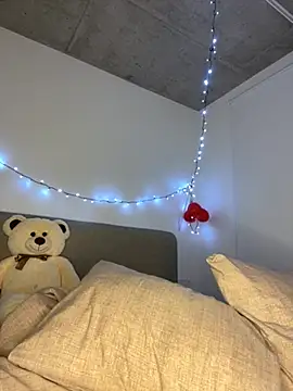  urbestie  online show from 02-08-26, 12:47