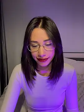 Sophiehii online show from 12-28-24, 01:17