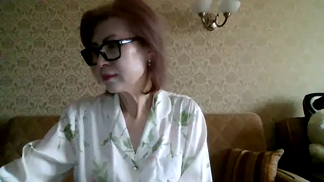 Elegant00Lady online show from 04-18-26, 04:16