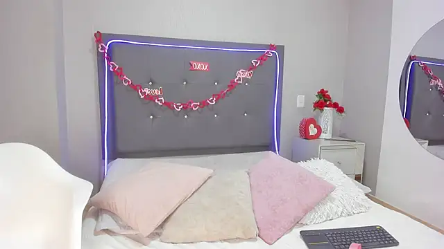 emma lye online show from 04-08-26, 08:42