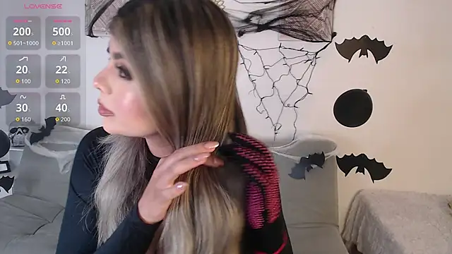 Abigail 29 online show from 10-24-25, 12:12