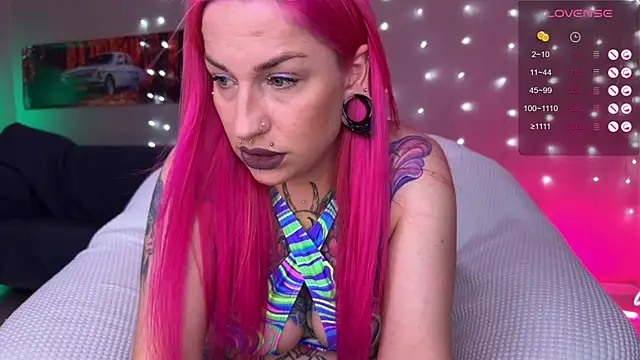 Snapshot of Tanya_Acid chatting on 06-10-26, 03:55 Tanya Acid online show from 06-10-26, 03:55