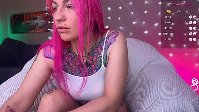 Snapshot of Tanya_Acid chatting on 06-11-26, 05:05 Tanya Acid online show from 06-11-26, 05:05