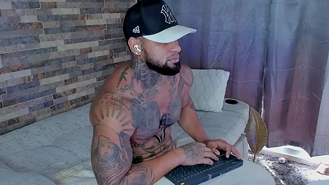 Snapshot of zaiin_diesel chatting on 01-06-25, 07:13 zaiin diesel online show from 01-06-25, 07:13