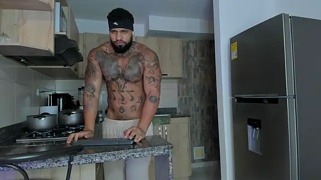 Snapshot of zaiin_diesel chatting on 03-06-25, 06:05 zaiin diesel online show from 03-06-25, 06:05