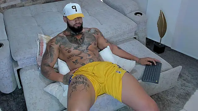 Snapshot of zaiin_diesel chatting on 03-16-25, 04:23 zaiin diesel online show from 03-16-25, 04:23