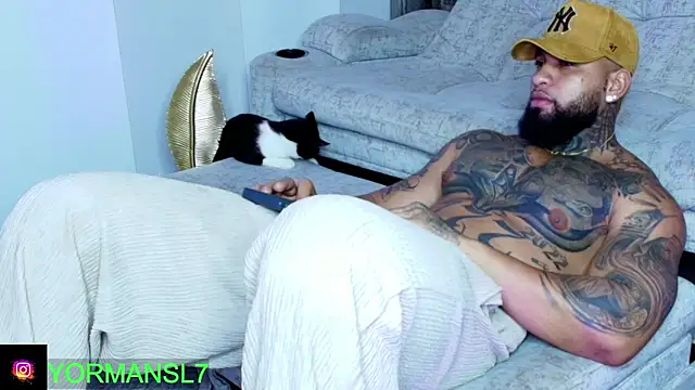 Snapshot of zaiin_diesel chatting on 10-18-25, 08:37 zaiin diesel online show from 10-18-25, 08:37