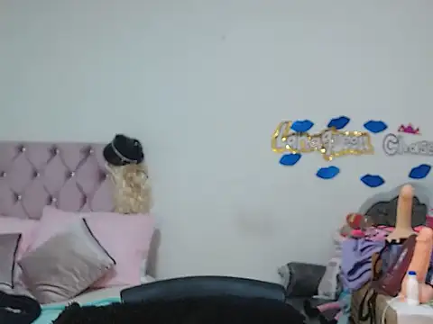 lanaqueen699 online show from 02-03-25, 03:27