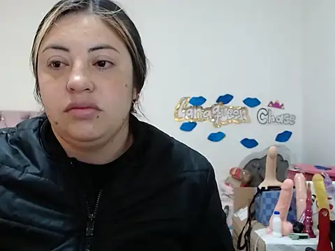 lanaqueen699 online show from 02-05-25, 12:06