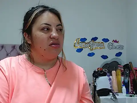 lanaqueen699 online show from 02-11-25, 12:16