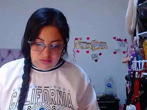 lanaqueen699 online show from 04-14-26, 12:22