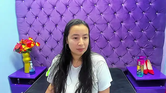 NaomyPrinces online show from 04-29-26, 01:59