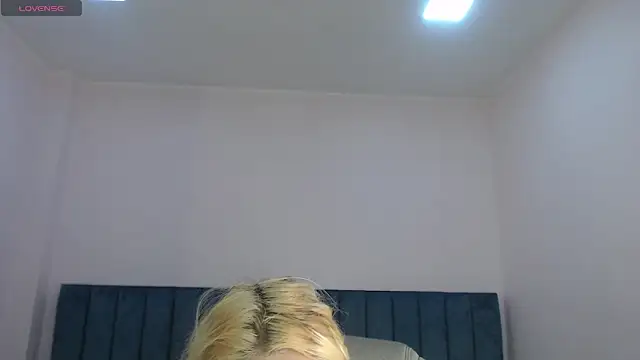 Snapshot of april_bunnyy chatting on 05-13-26, 08:27 april bunnyy online show from 05-13-26, 08:27