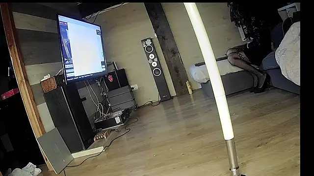 Snapshot of FLakiReve chatting on 11-12-25, 05:13 FLakiReve online show from 11-12-25, 05:13