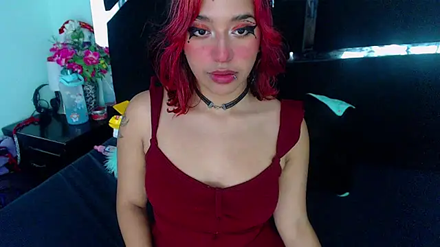 Snapshot of UnderBaby_ chatting on 12-19-24, 11:03 UnderBaby online show from 12-19-24, 11:03