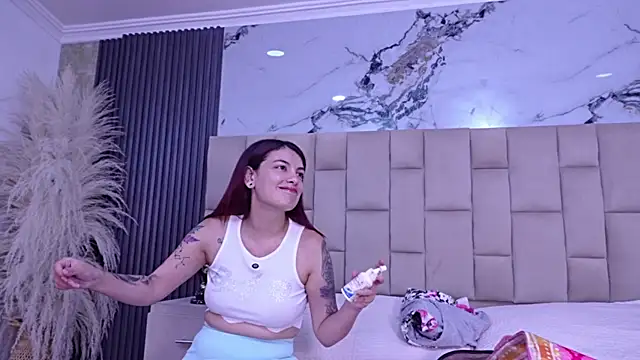 Snapshot of Melany_Luv chatting on 06-05-26, 09:31 Melany Luv online show from 06-05-26, 09:31