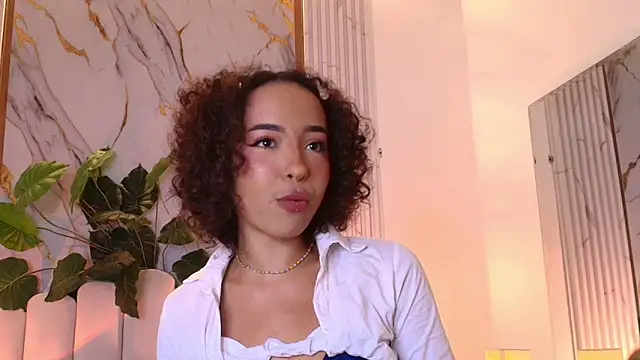 Snapshot of OSHUN_ chatting on 01-07-25, 12:09 OSHUN online show from 01-07-25, 12:09