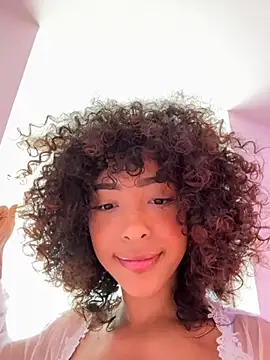 Snapshot of OSHUN_ chatting on 09-21-25, 03:02 OSHUN online show from 09-21-25, 03:02