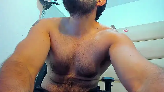 Snapshot of SbasTone_Muscle chatting on 11-21-25, 12:15 SbasTone Muscle online show from 11-21-25, 12:15