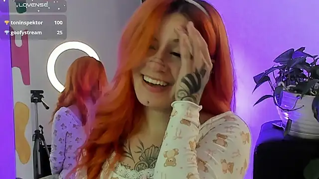 Snapshot of Daarlene chatting on 03-23-25, 06:26 Daarlene online show from 03-23-25, 06:26