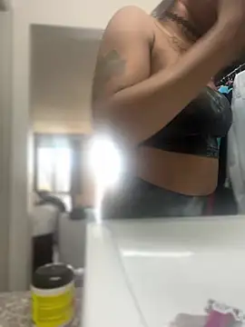 Snapshot of PrettyGal_Tingz chatting on 02-07-25, 08:10 PrettyGal Tingz online show from 02-07-25, 08:10