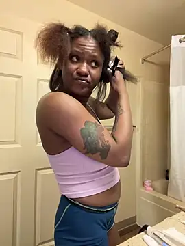 Snapshot of PrettyGal_Tingz chatting on 03-09-25, 05:00 PrettyGal Tingz online show from 03-09-25, 05:00