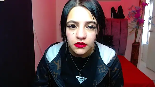 Violettasquirt online show from 10-22-25, 01:33