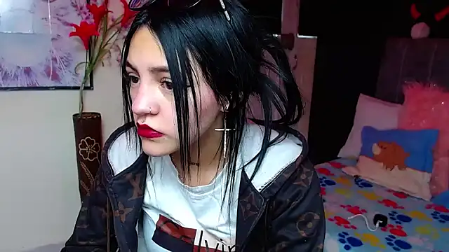 Violettasquirt online show from 11-20-25, 01:22