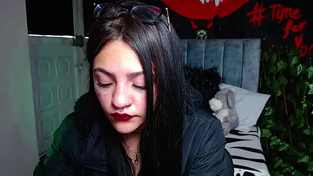 Violettasquirt online show from 04-22-26, 01:34