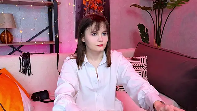 Snapshot of CiriRianonn chatting on 02-22-25, 04:18 CiriRianonn online show from 02-22-25, 04:18