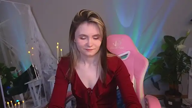 Snapshot of CiriRianonn chatting on 10-29-25, 04:37 CiriRianonn online show from 10-29-25, 04:37