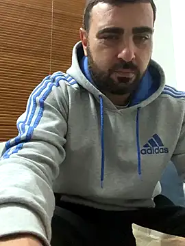 Snapshot of petan33 chatting on 11-22-25, 12:53 petan33 online show from 11-22-25, 12:53