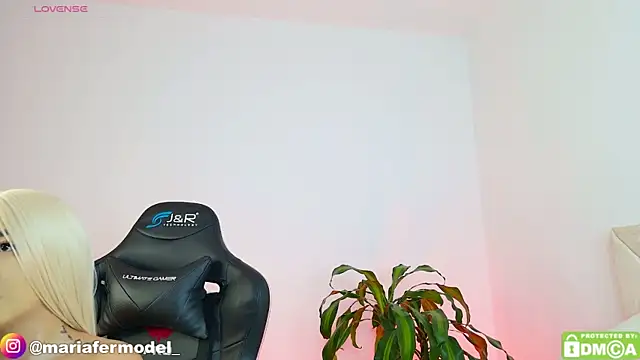 Snapshot of Mariafer05 chatting on 12-22-25, 05:10 Mariafer05 online show from 12-22-25, 05:10