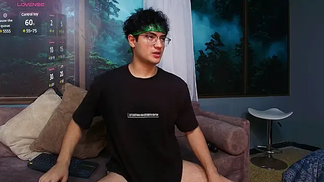 Snapshot of Mark_Evans1_ chatting on 02-12-25, 02:56 Mark Evans1 online show from 02-12-25, 02:56