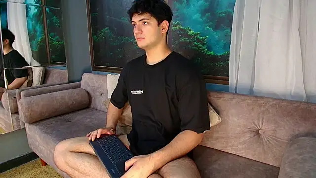 Snapshot of Mark_Evans1_ chatting on 02-13-25, 01:50 Mark Evans1 online show from 02-13-25, 01:50